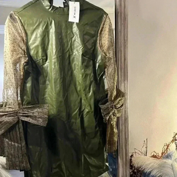 Chic Faux Leather-Inspired Sheer Green Dress (Size Small) - Picture 5 of 14